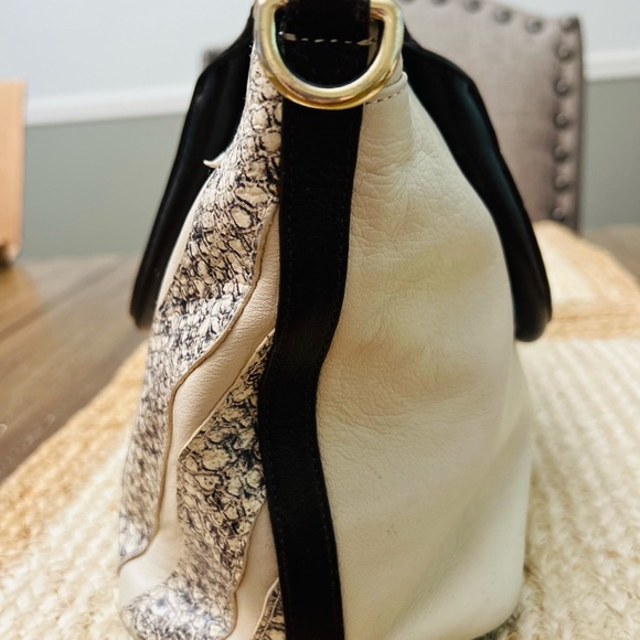 Women’s Brahmin Leather Cream Black Snake Skin Satchel Designer Handbag - Picture 8 of 16